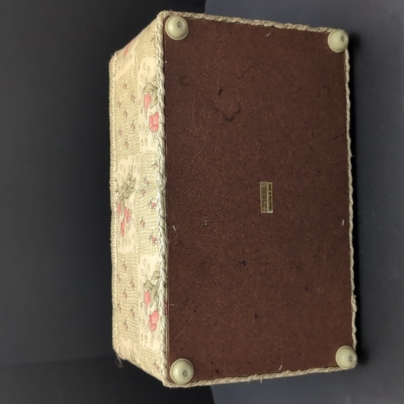 VGT,Cream,Floral,Woven Handle Sewing Basket. - Picture 8 of 15